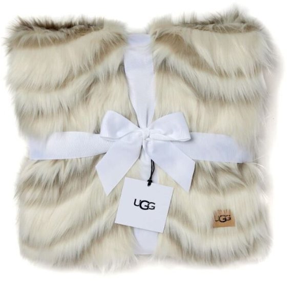 NWT UGG ROSIA FUR OVERSIZED THROW BLANKET‎ TAN GRAY 50 X 70 - Picture 1 of 7